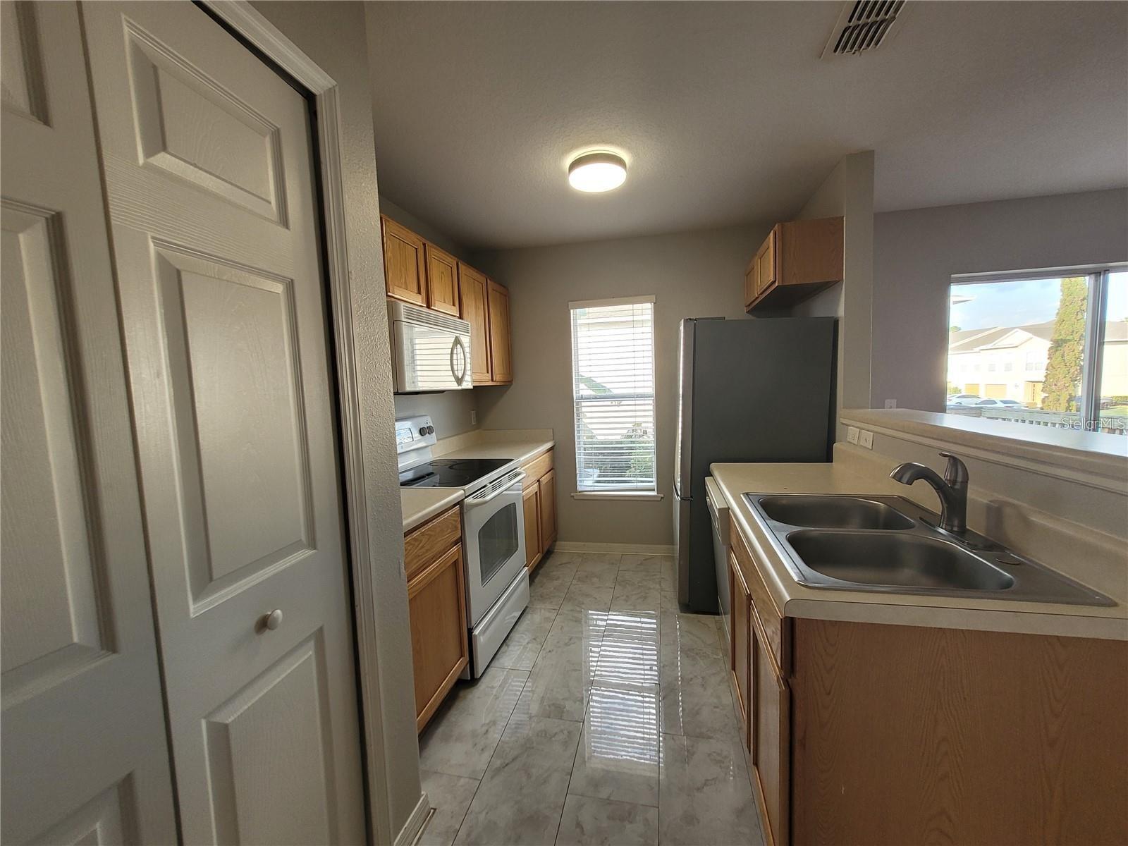 Image 5 of 37 For 3805 Exeter Lane