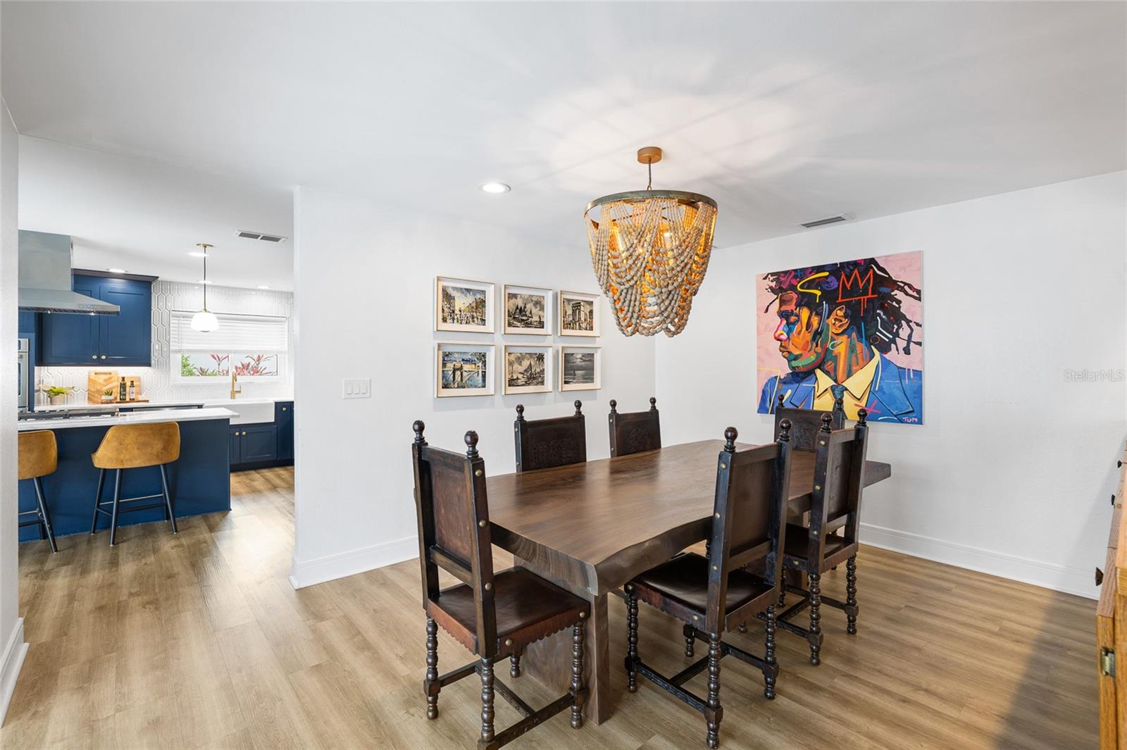 Listing photo id 8 for 1201 87th Avenue N