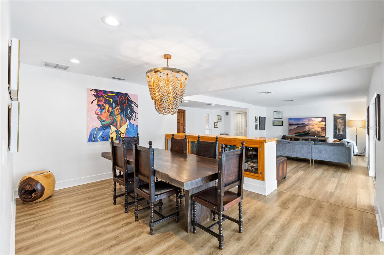 Listing photo id 9 for 1201 87th Avenue N