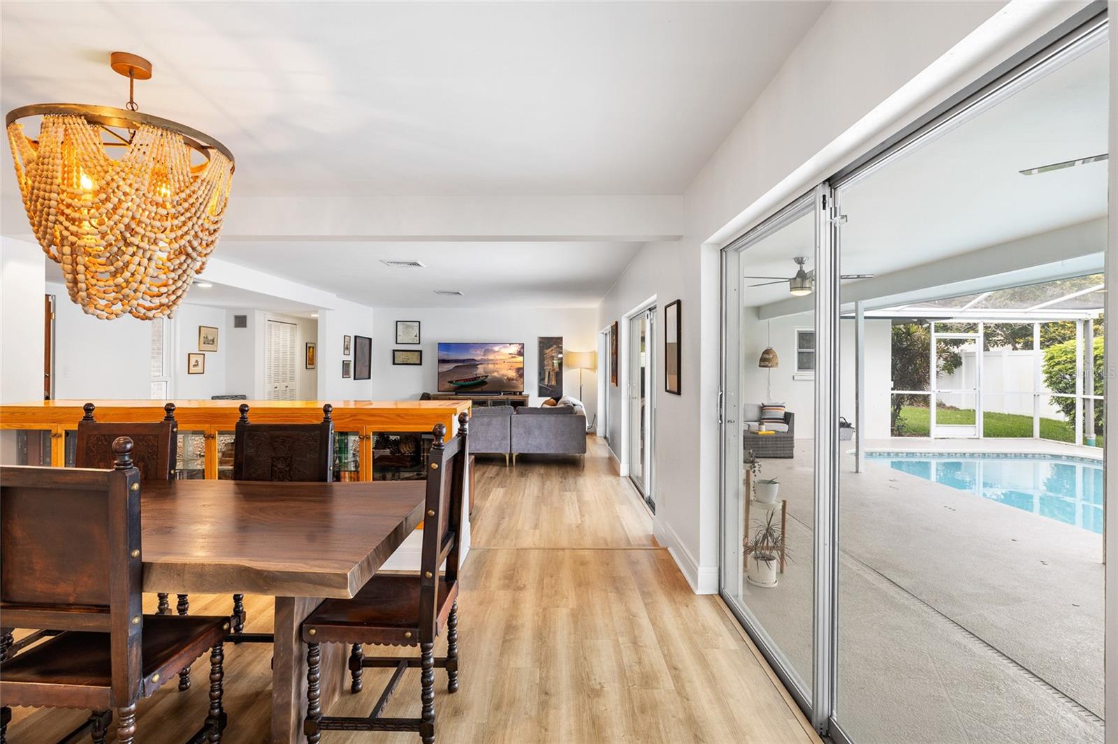 Listing photo id 10 for 1201 87th Avenue N