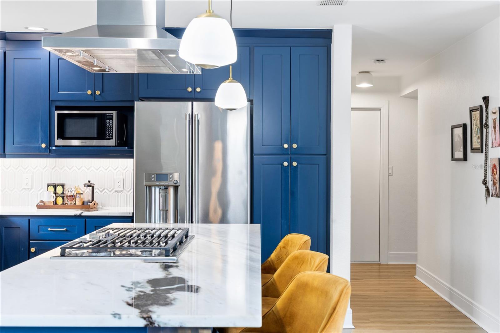 Listing photo id 14 for 1201 87th Avenue N