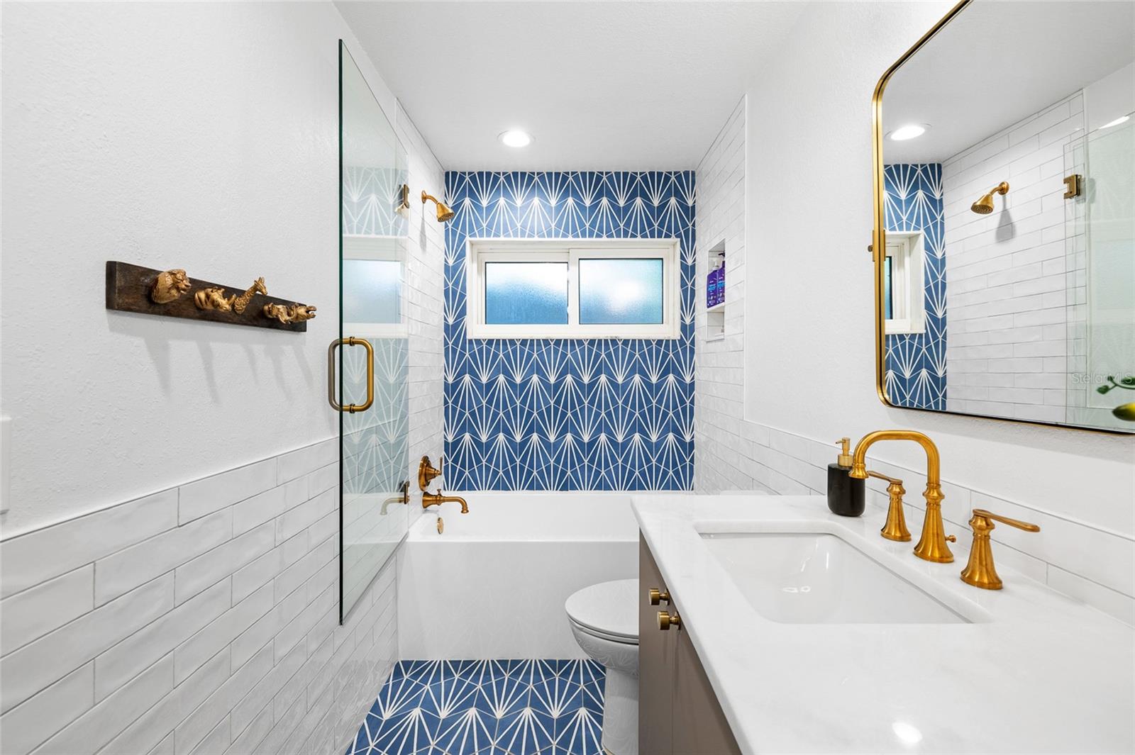 Listing photo id 26 for 1201 87th Avenue N