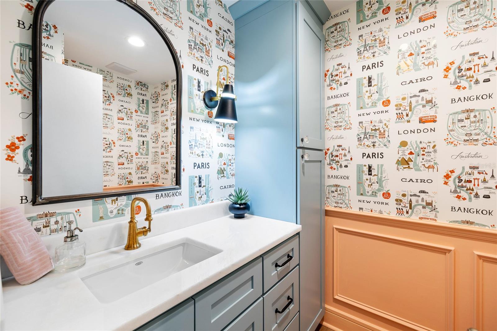 Listing photo id 29 for 1201 87th Avenue N