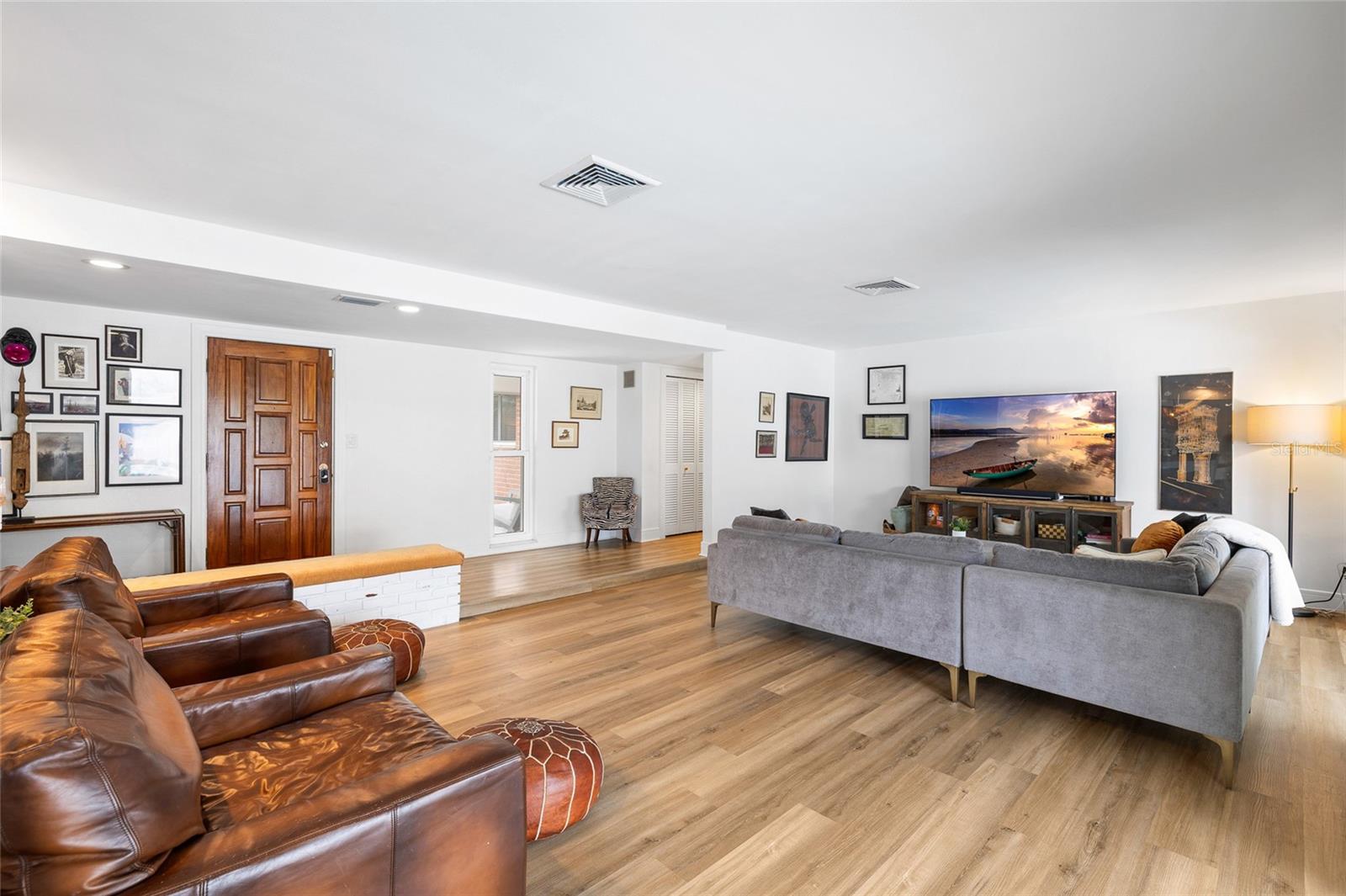 Listing photo id 6 for 1201 87th Avenue N