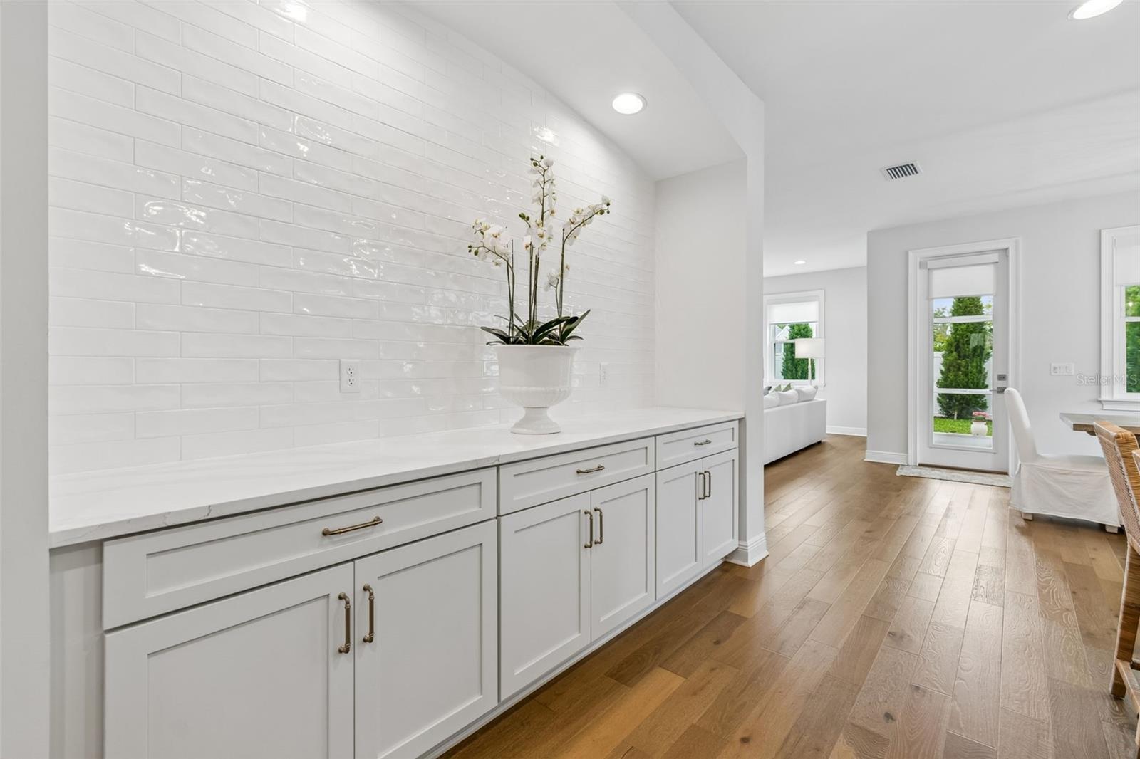 Image 9 of 53 For 3007 Bay Court Avenue