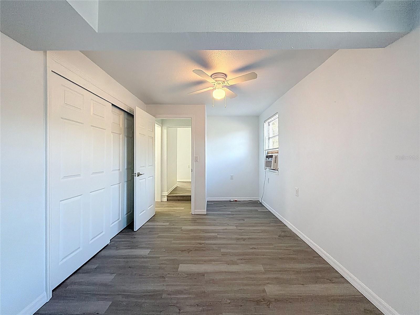 Listing photo id 8 for 650 Harbor Drive S