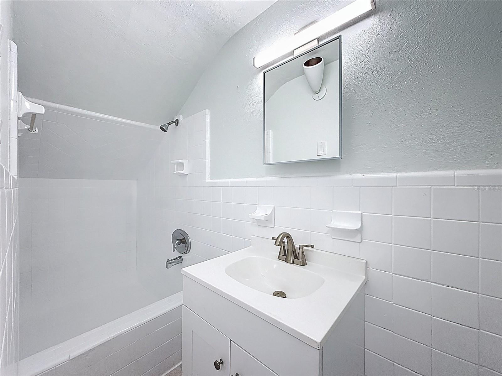 Listing photo id 9 for 650 Harbor Drive S