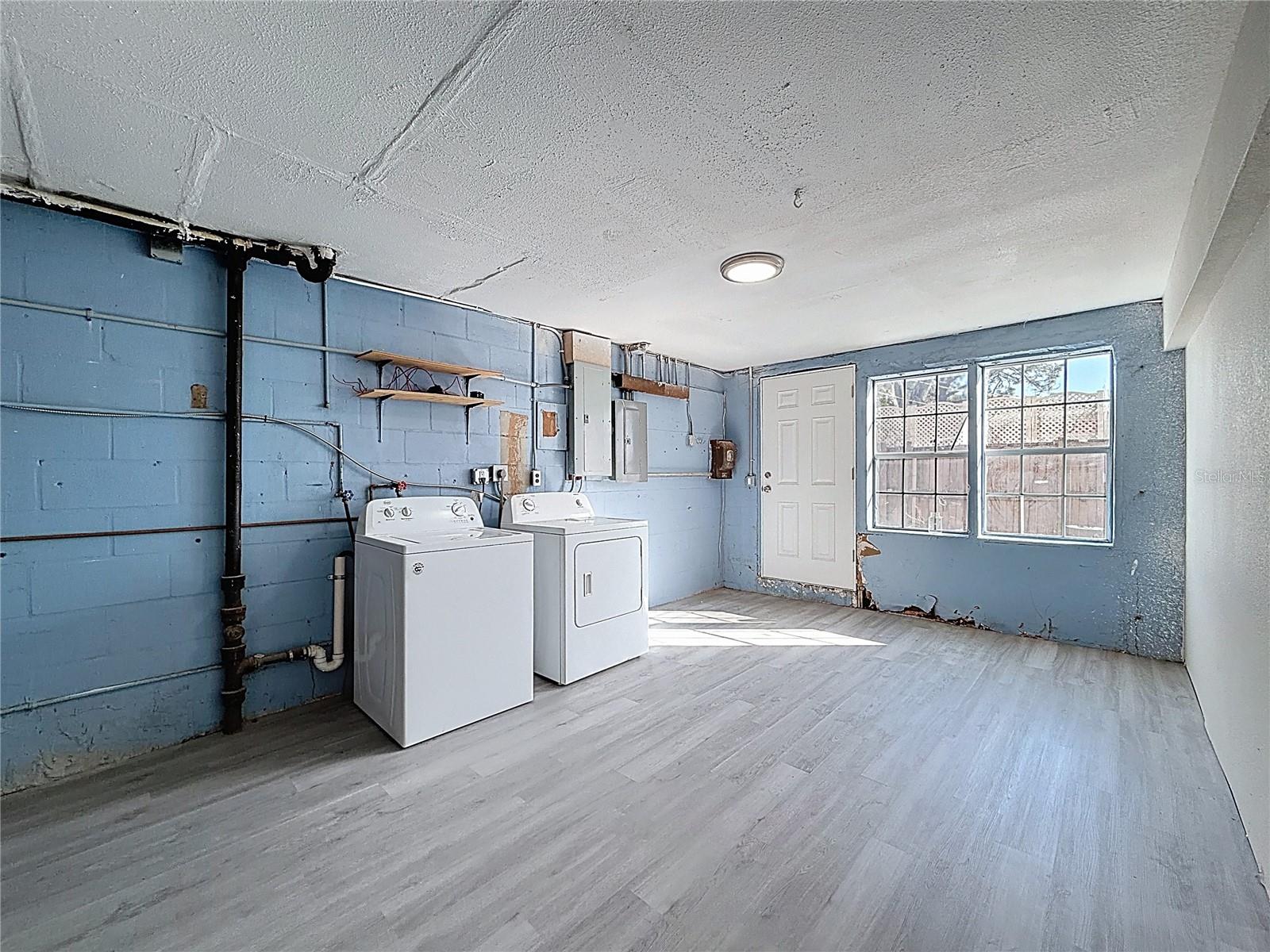 Listing photo id 15 for 650 Harbor Drive S