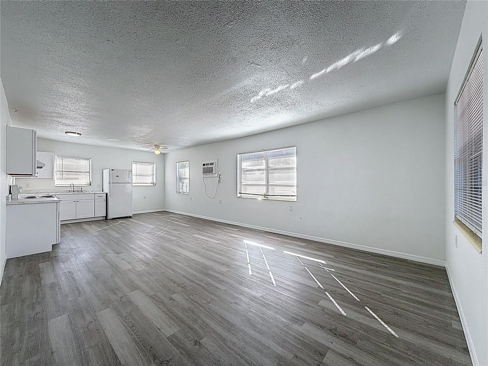 Listing photo id 0 for 650 Harbor Drive S