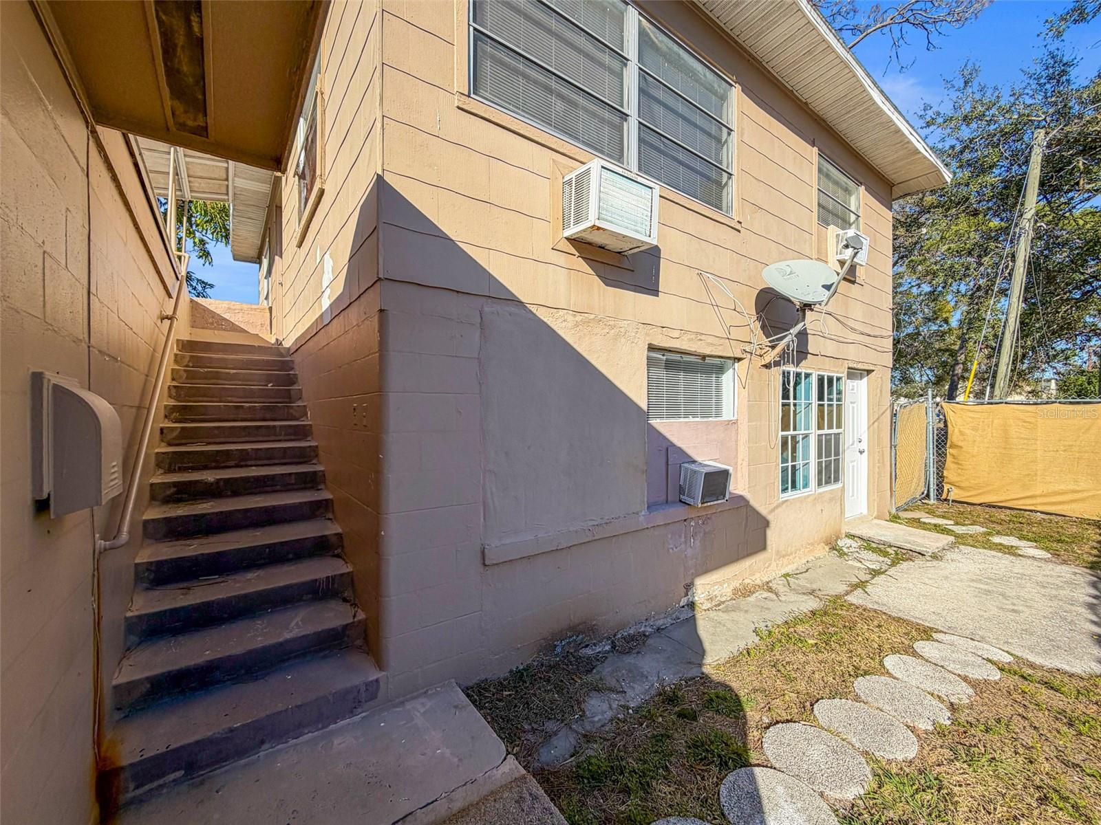 Listing photo id 18 for 650 Harbor Drive S