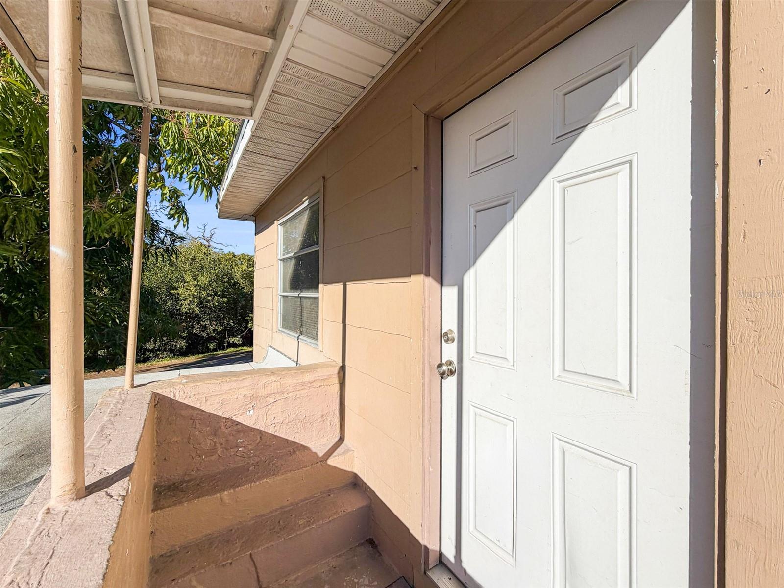 Listing photo id 19 for 650 Harbor Drive S