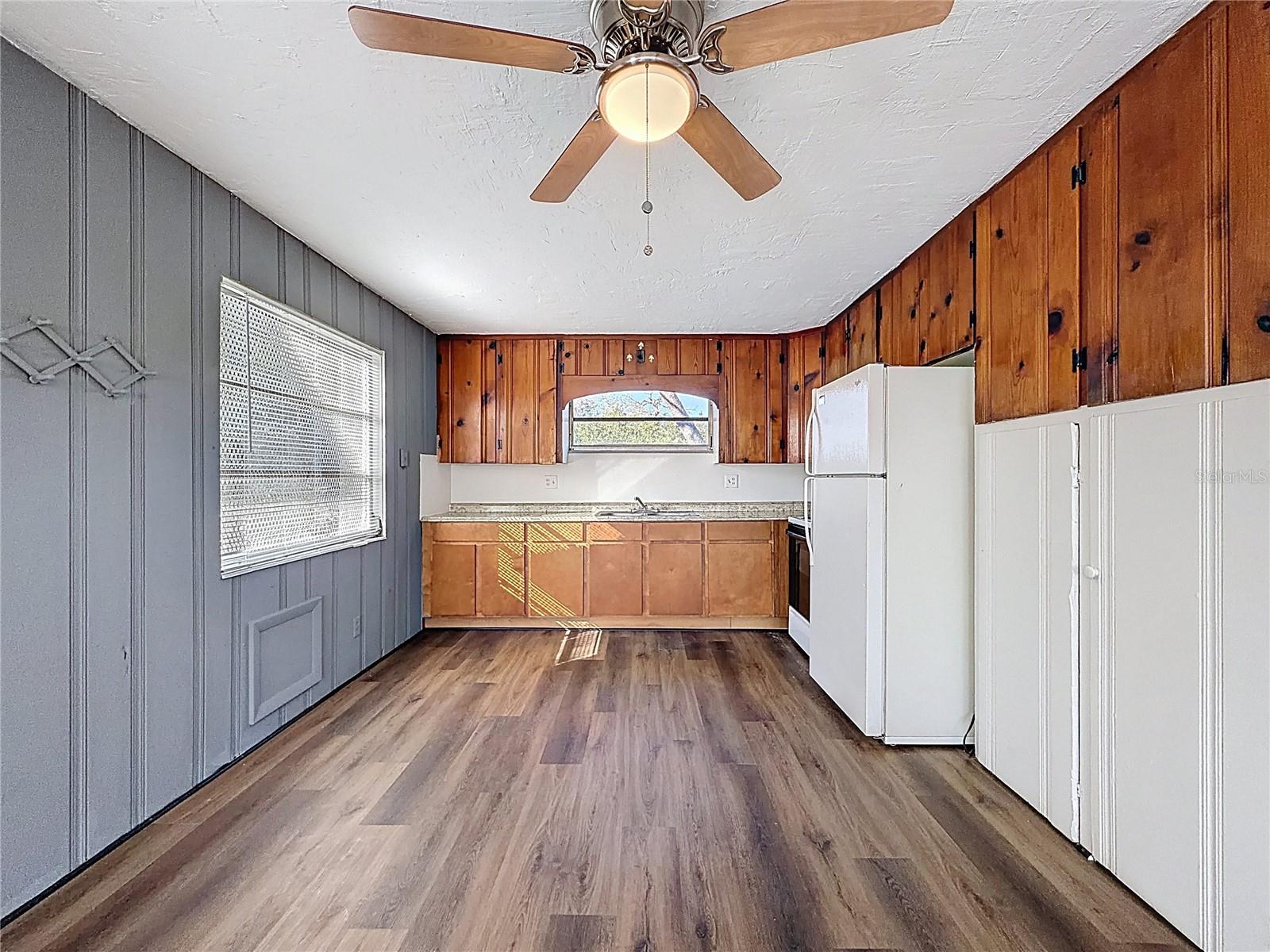 Listing photo id 22 for 650 Harbor Drive S