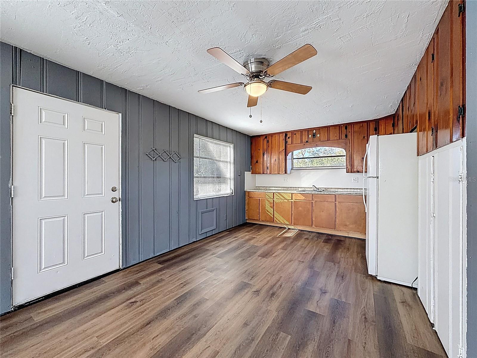 Listing photo id 23 for 650 Harbor Drive S