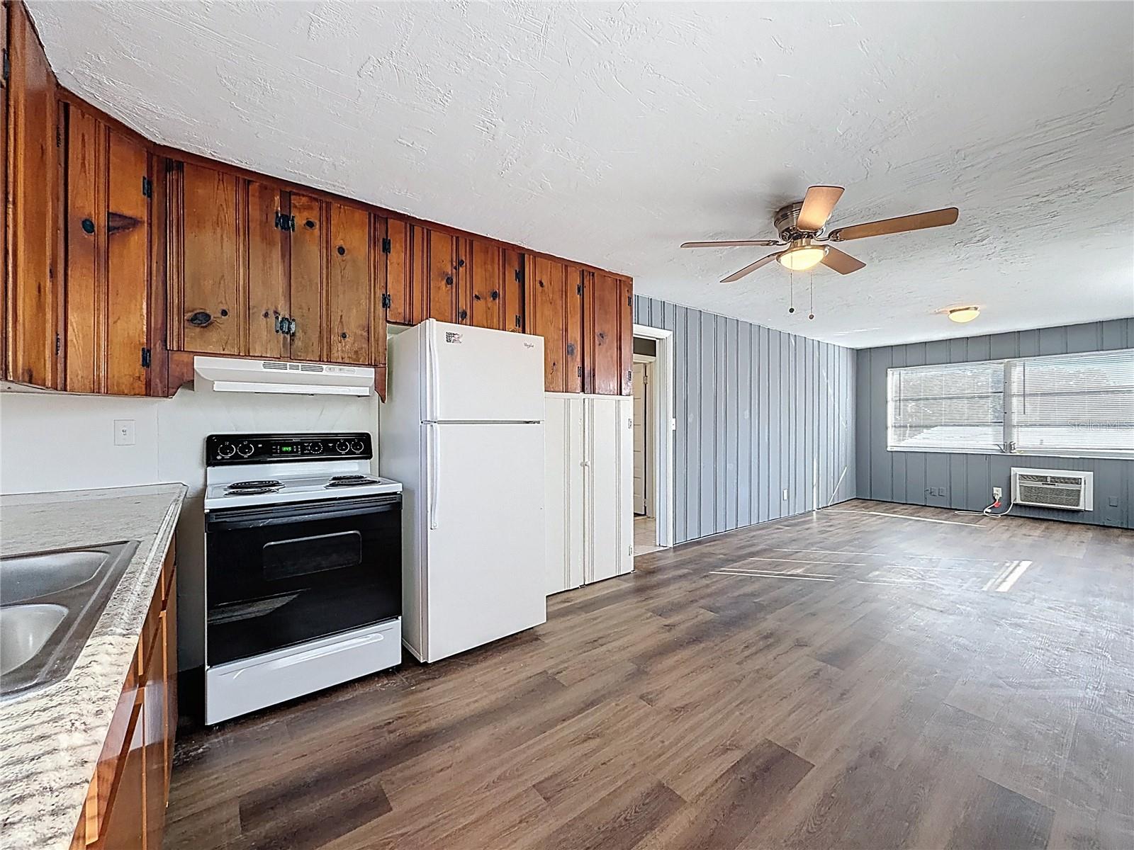 Listing photo id 25 for 650 Harbor Drive S