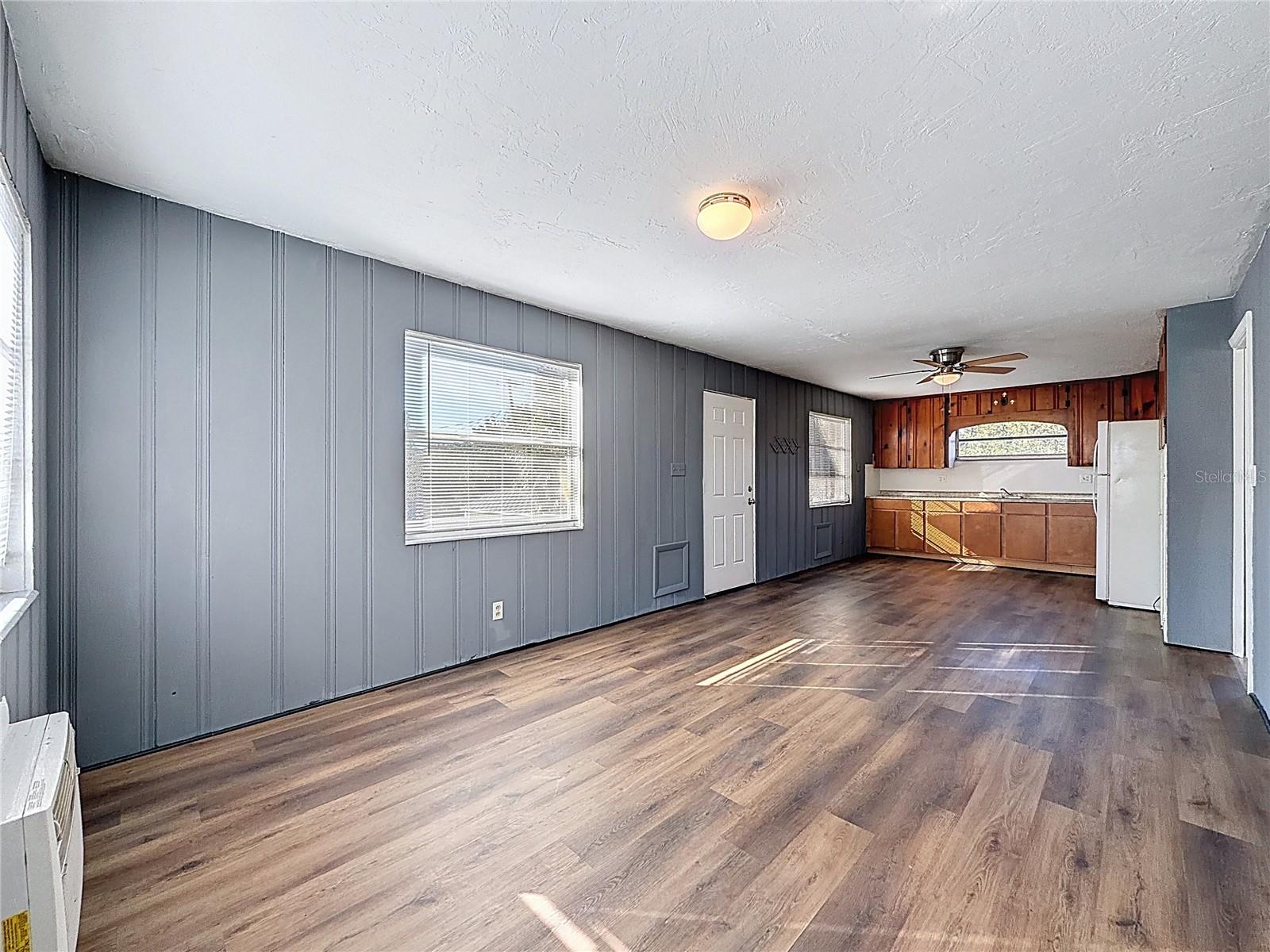 Listing photo id 29 for 650 Harbor Drive S