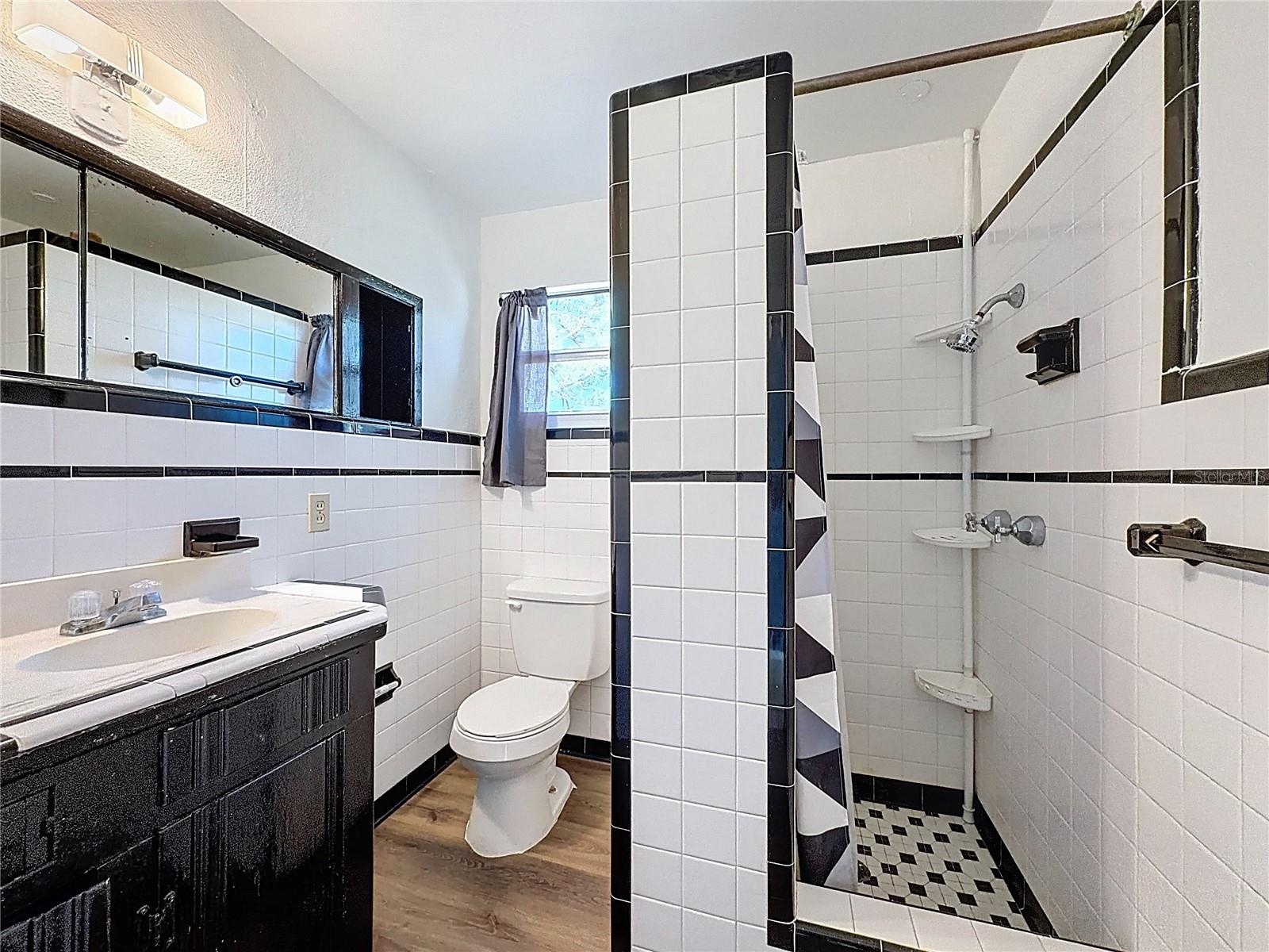 Listing photo id 33 for 650 Harbor Drive S