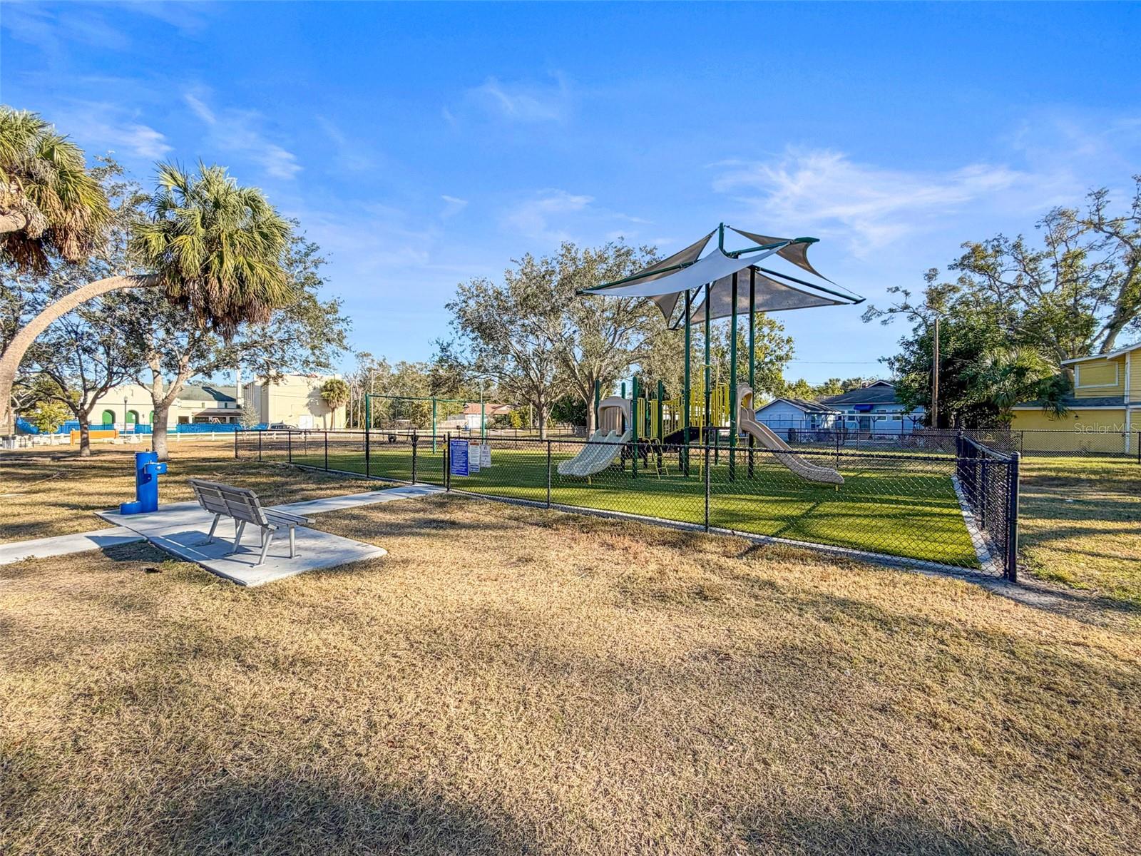 Listing photo id 38 for 650 Harbor Drive S
