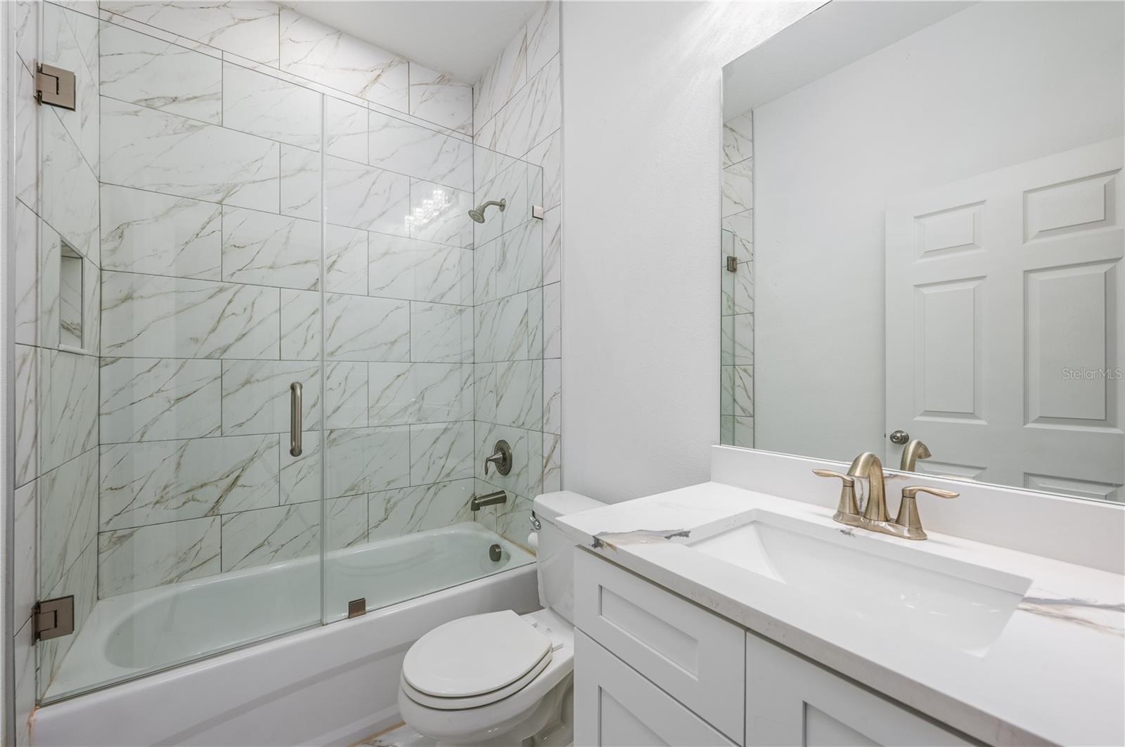 Listing photo id 14 for 3724 Whittier Street