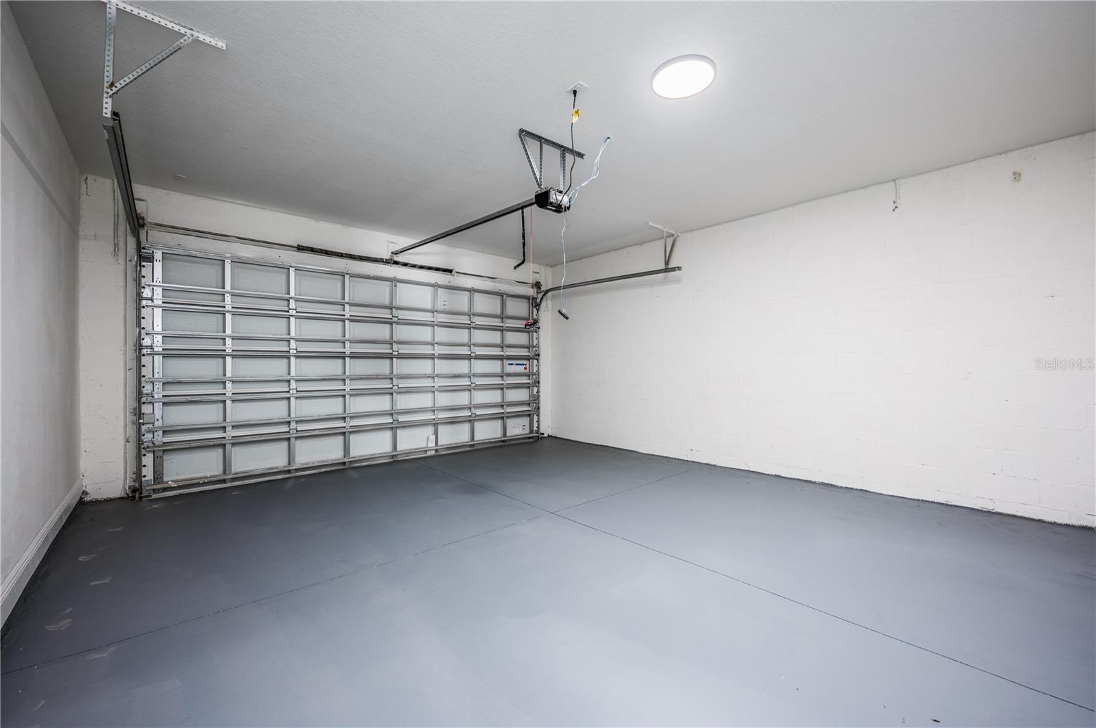 Listing photo id 22 for 3724 Whittier Street