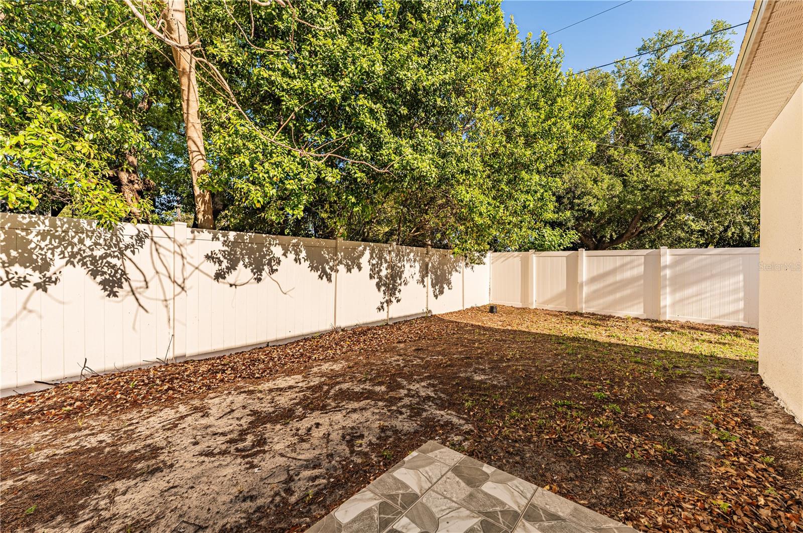 Listing photo id 24 for 3724 Whittier Street