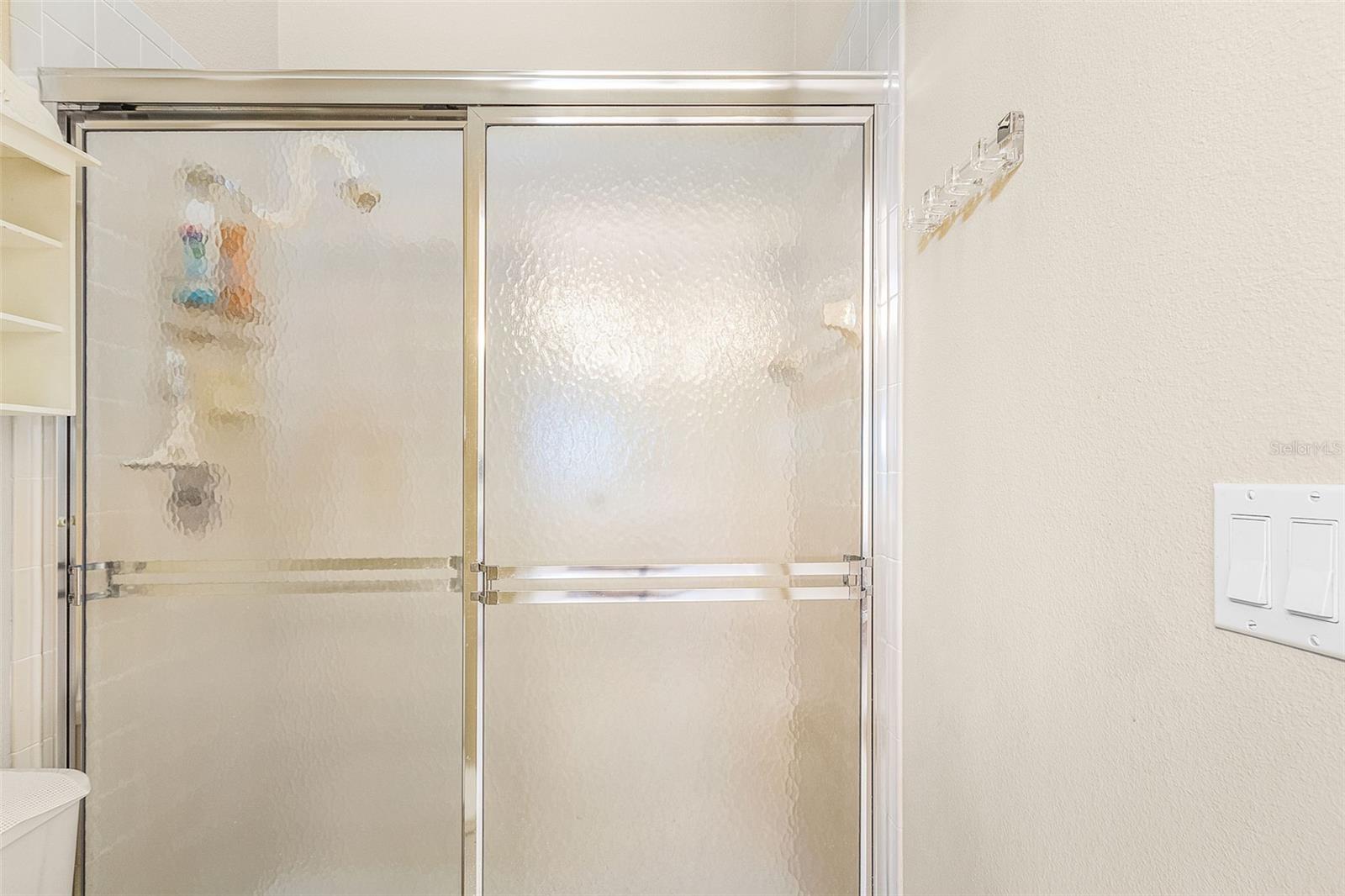 Image 11 of 26 For 14008 Willow Glen Court 210