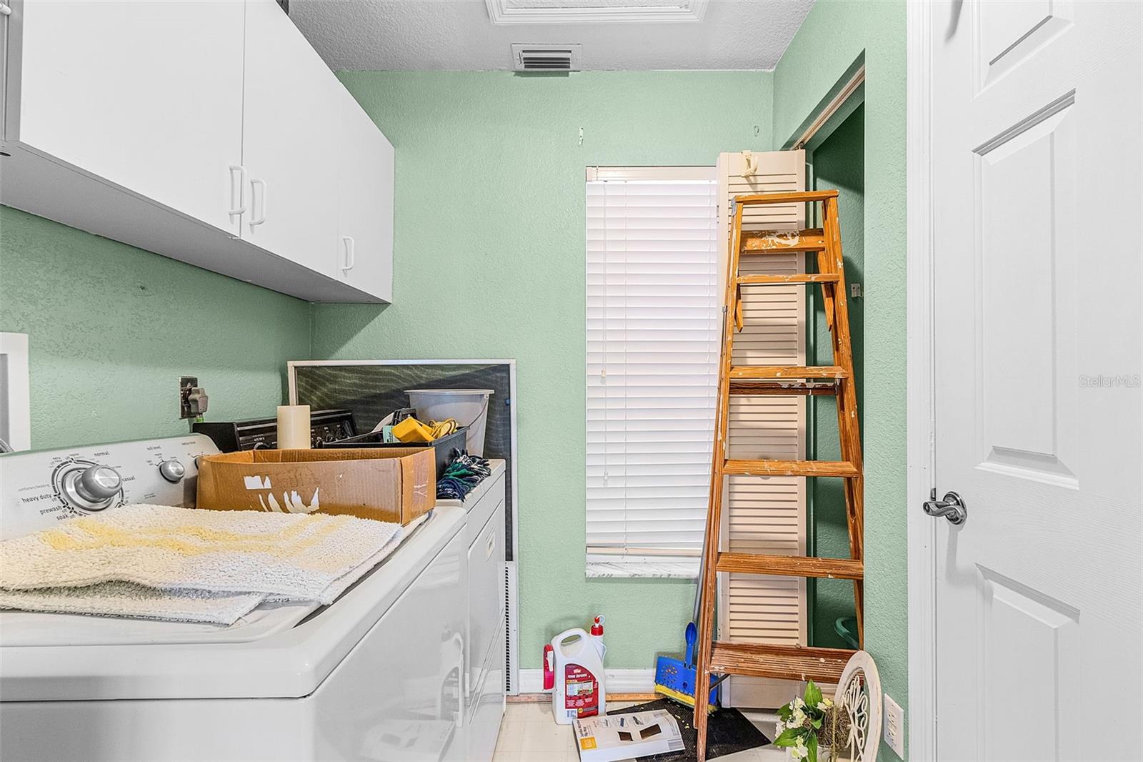 Image 6 of 26 For 14008 Willow Glen Court 210