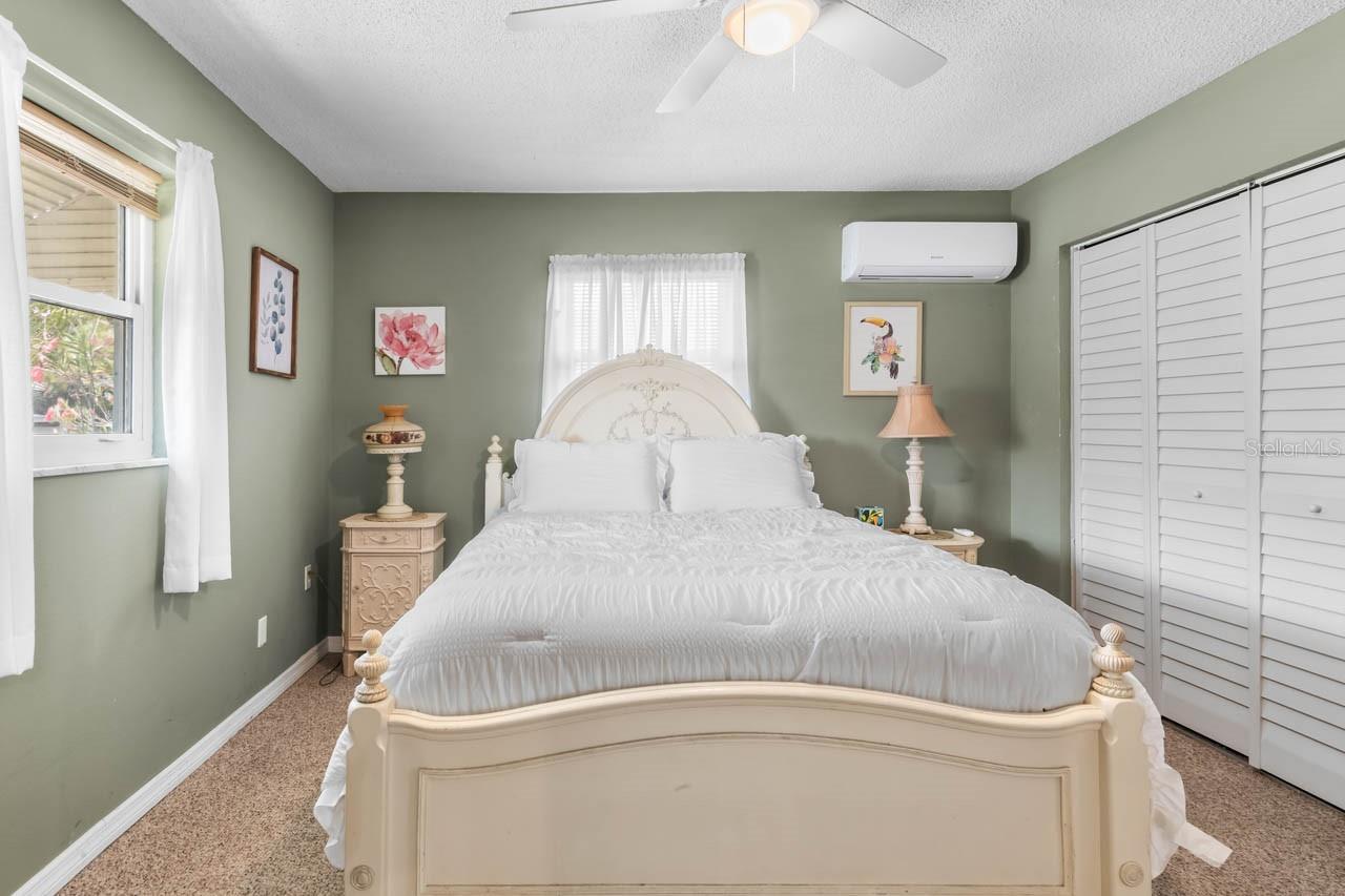 Image 14 of 29 For 706 Brockton Place