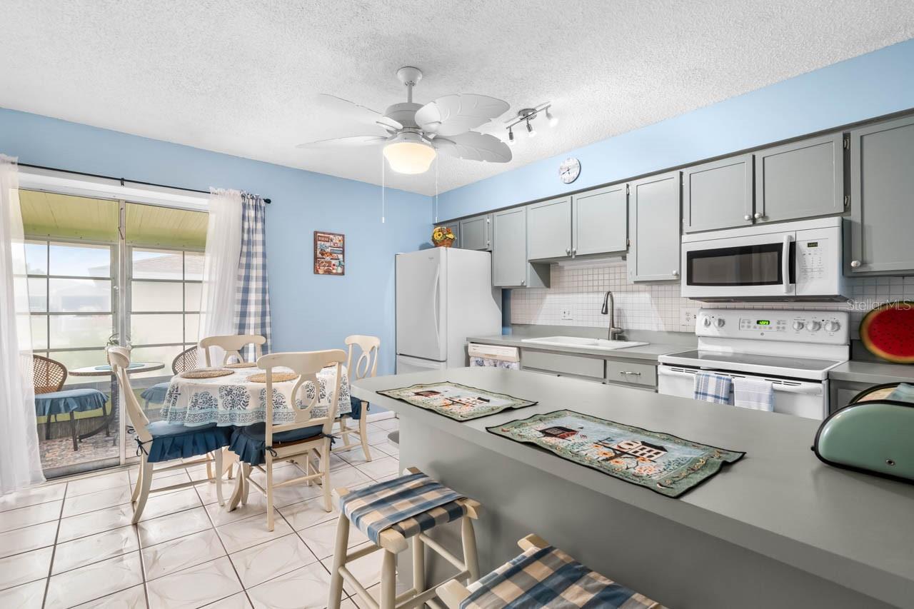 Image 16 of 29 For 706 Brockton Place