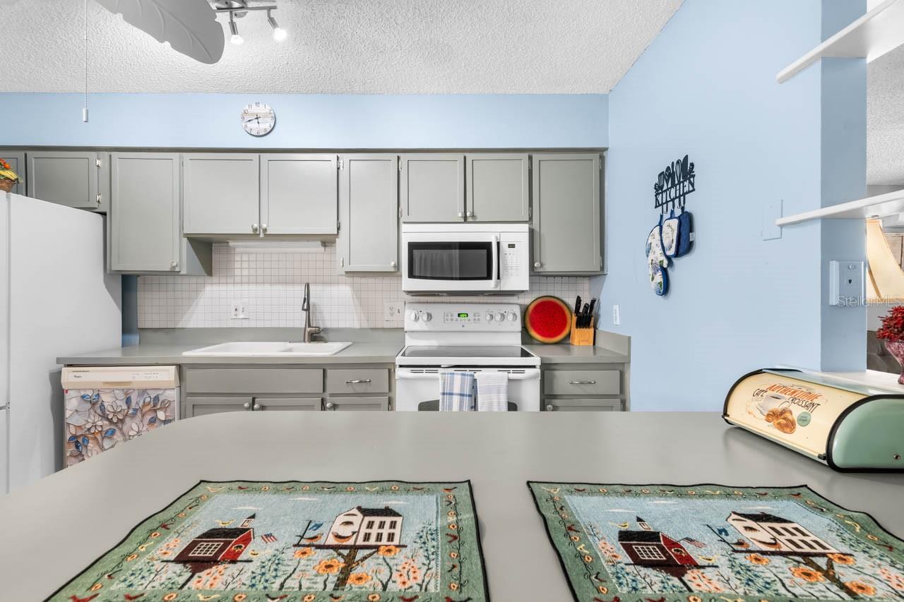 Image 17 of 29 For 706 Brockton Place