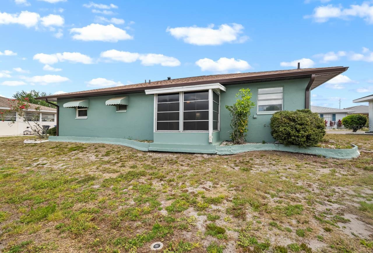 Image 6 of 29 For 706 Brockton Place