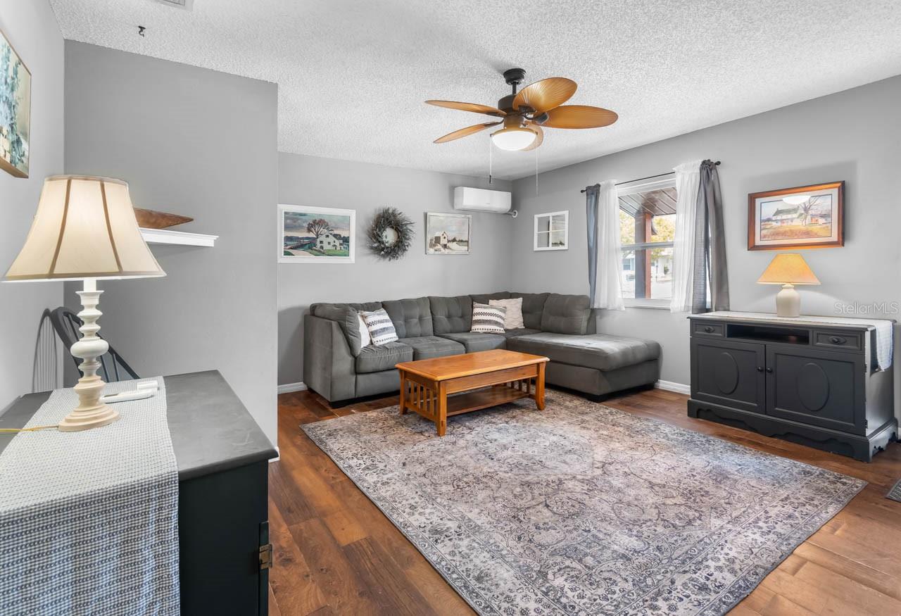 Image 9 of 29 For 706 Brockton Place