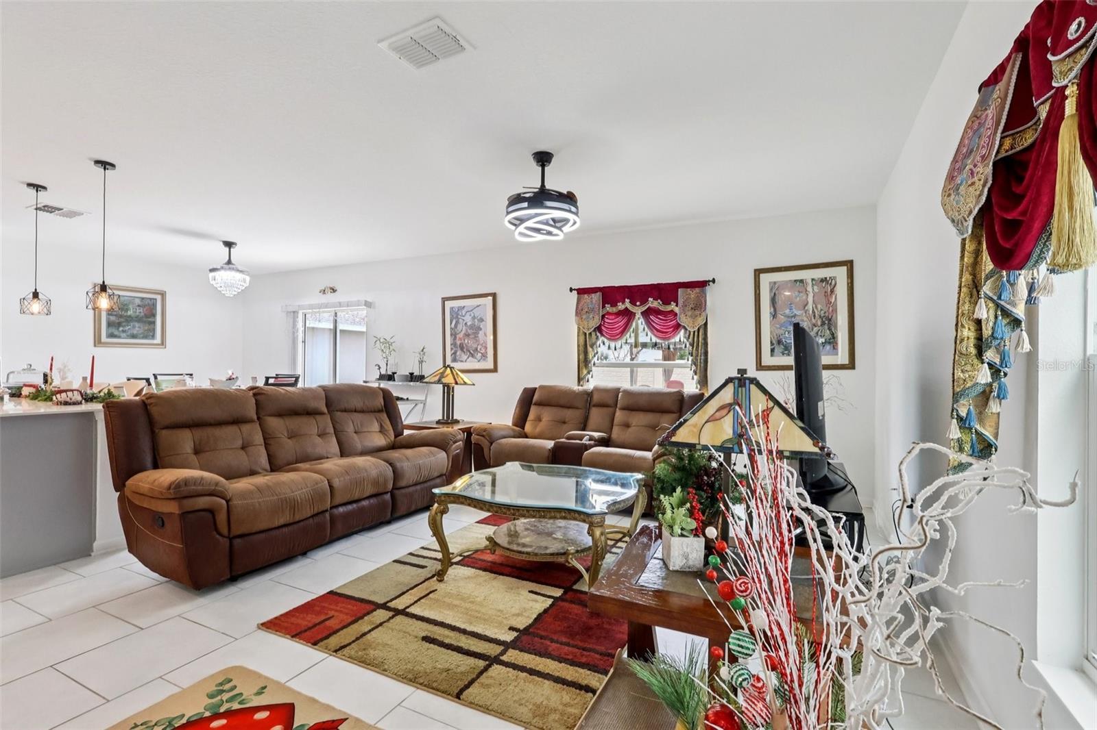 Image 8 of 30 For 356 Loch Court