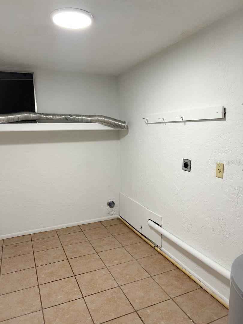 Image 13 of 13 For 5829 Elm Street