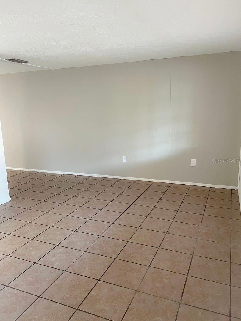 Image 7 of 13 For 5829 Elm Street