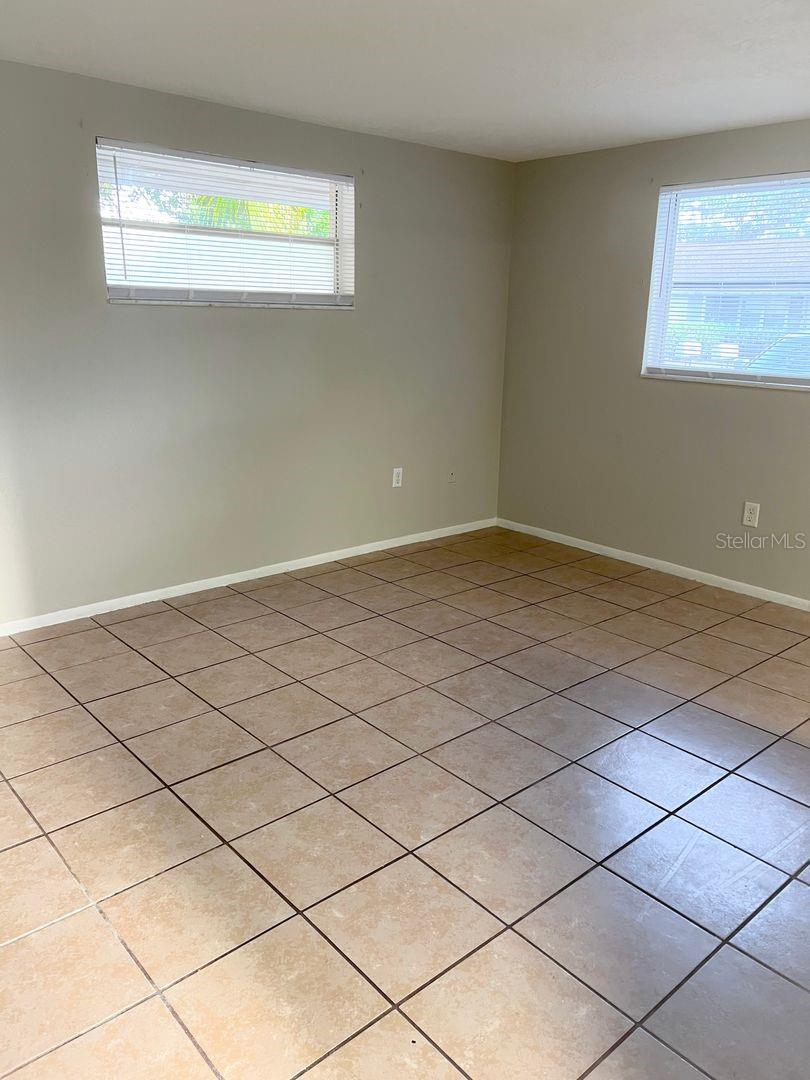 Image 8 of 13 For 5829 Elm Street