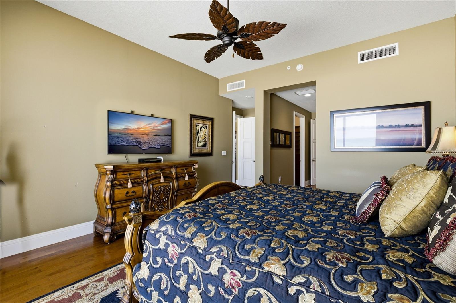 Image 25 of 84 For 11 Baymont Street 302