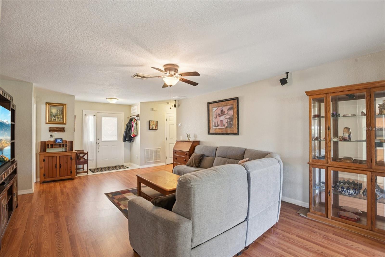 Image 3 of 22 For 6633 Hone Street