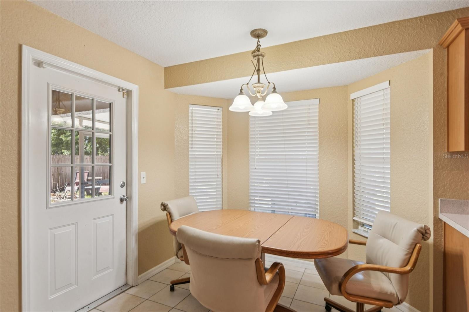 Image 4 of 22 For 6633 Hone Street