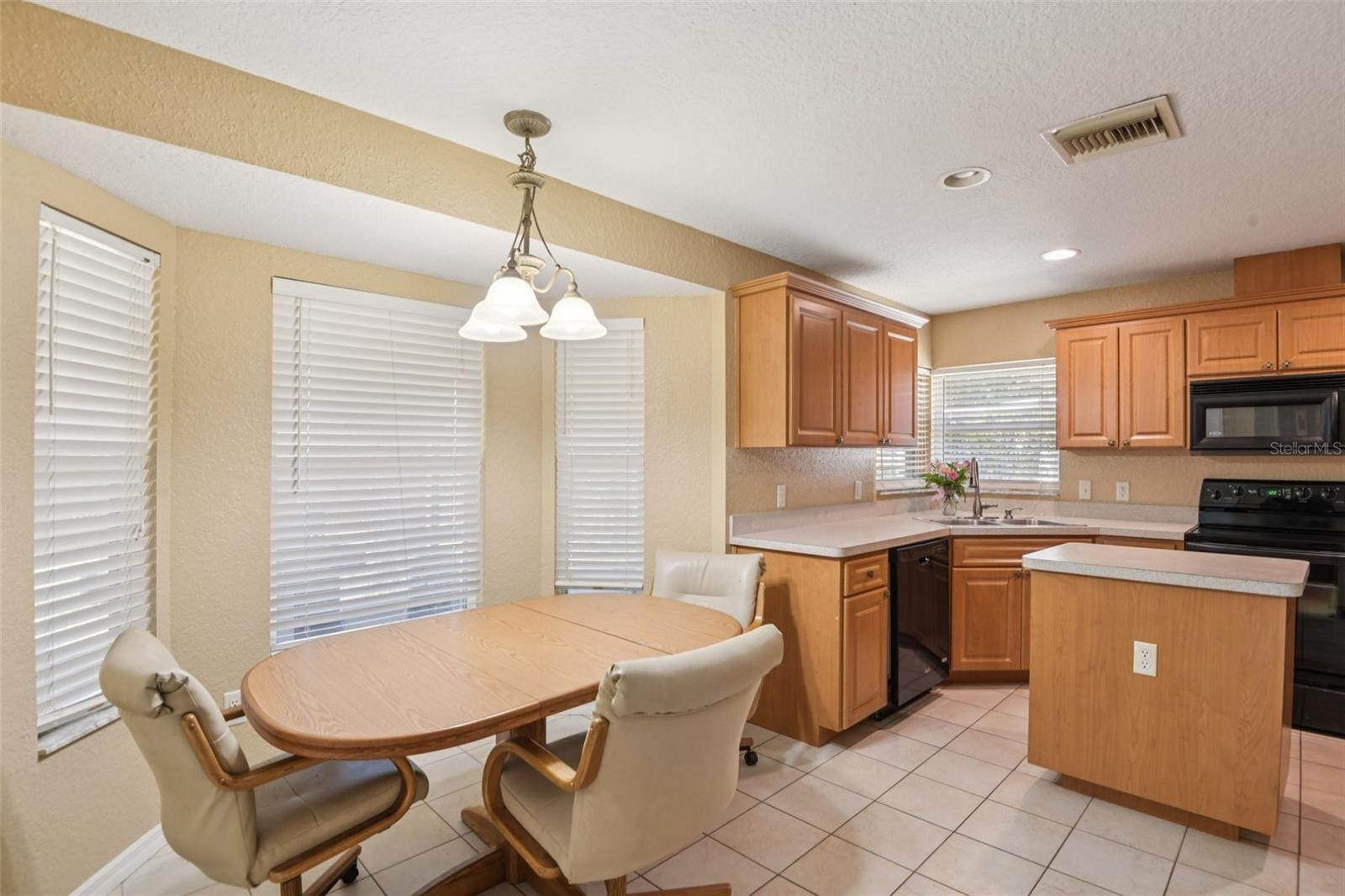 Image 5 of 22 For 6633 Hone Street