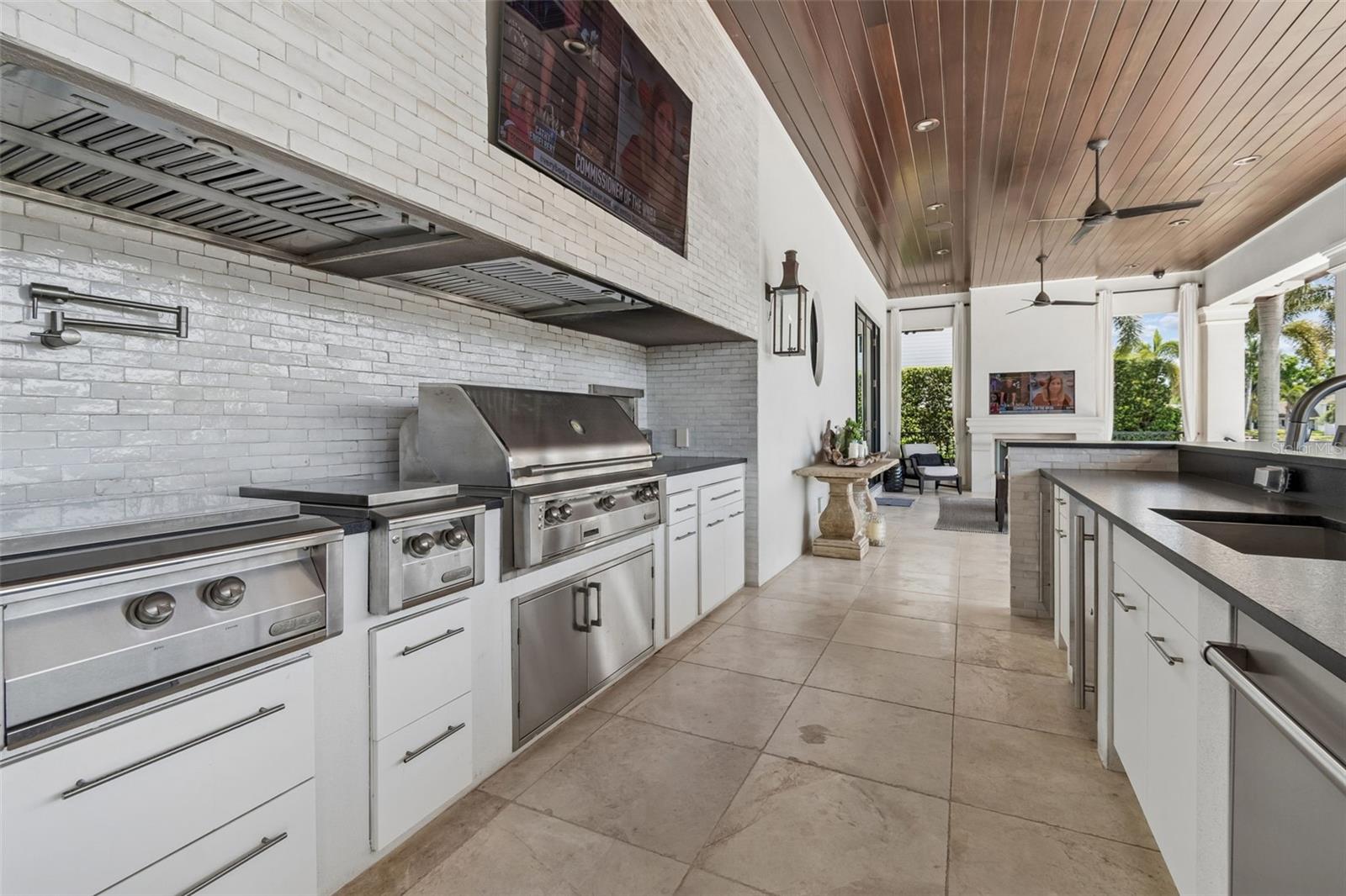 Listing photo id 61 for 4808 Culbreath Isles Road