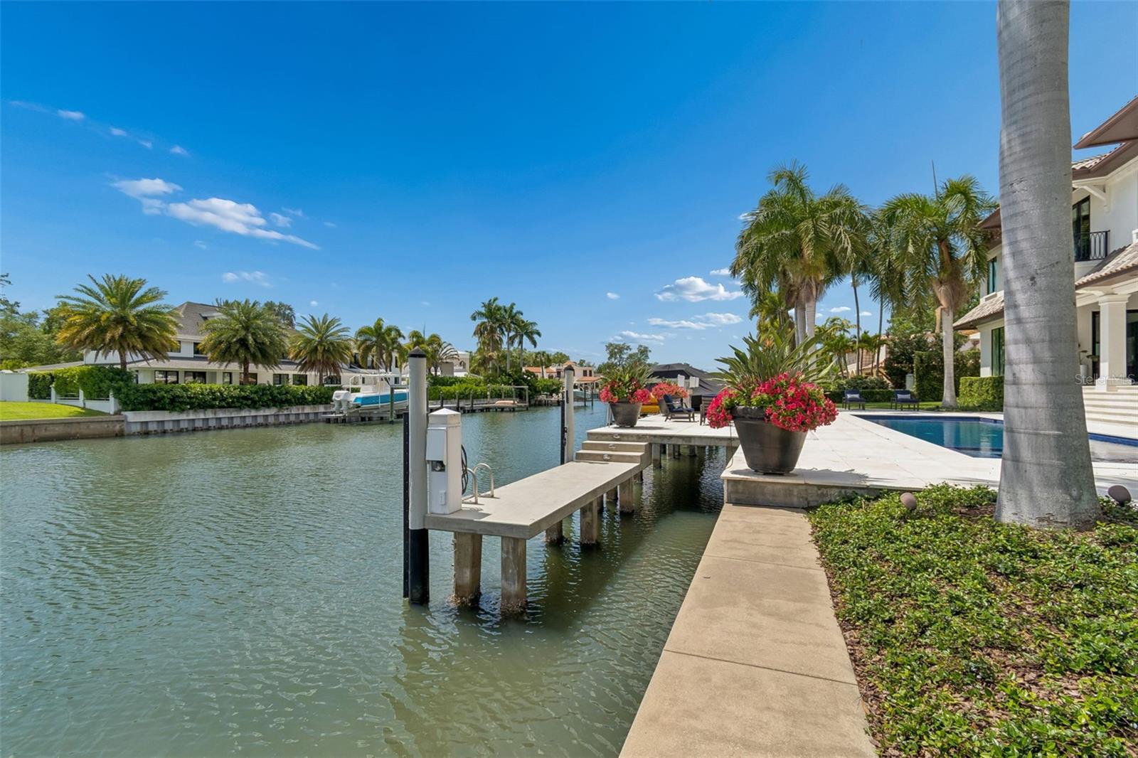 Listing photo id 66 for 4808 Culbreath Isles Road