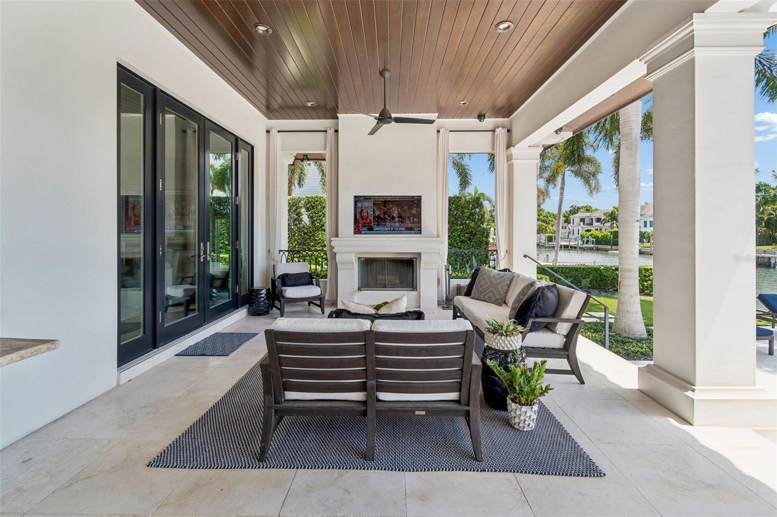 Listing photo id 5 for 4808 Culbreath Isles Road