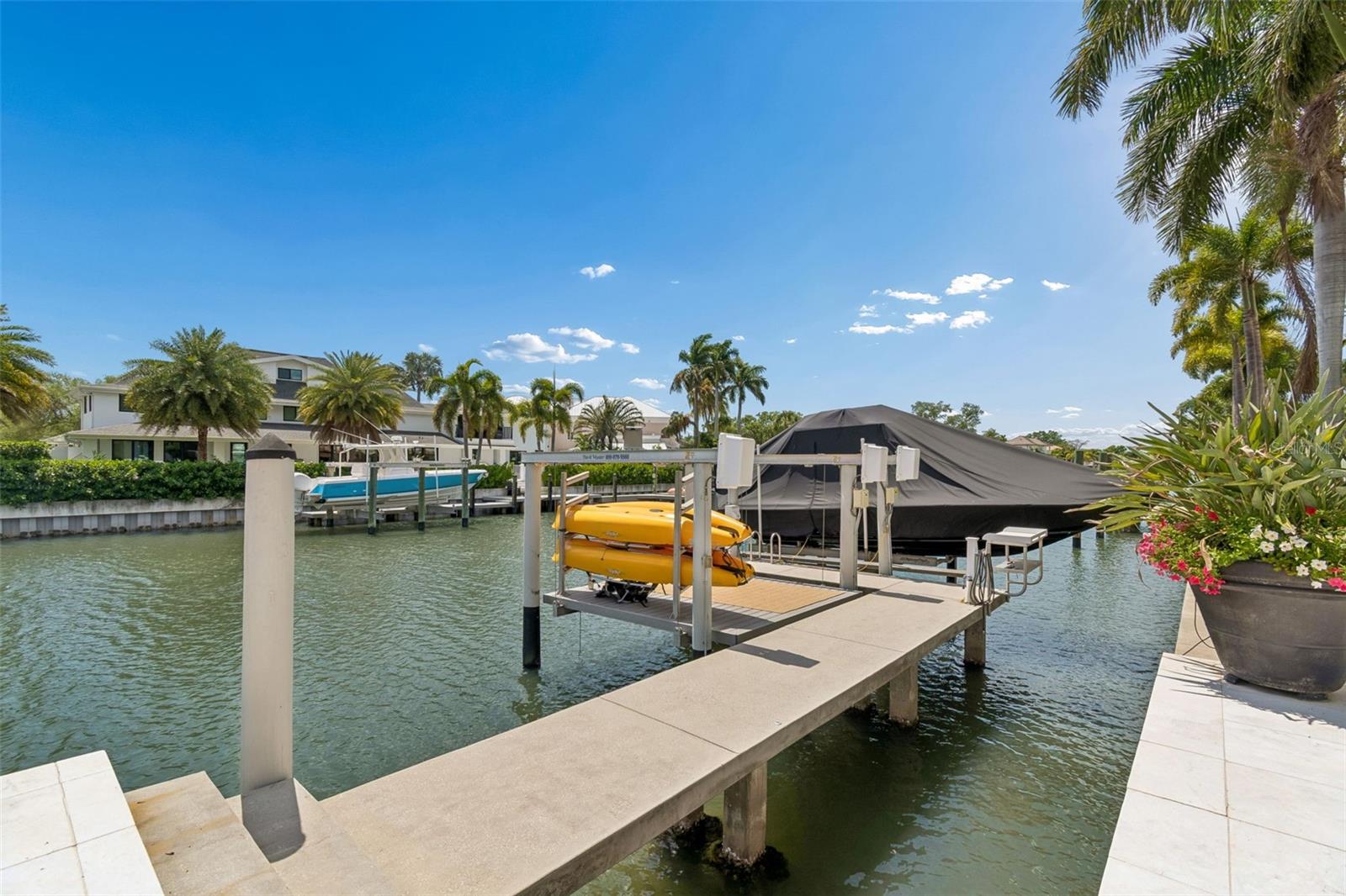 Listing photo id 69 for 4808 Culbreath Isles Road