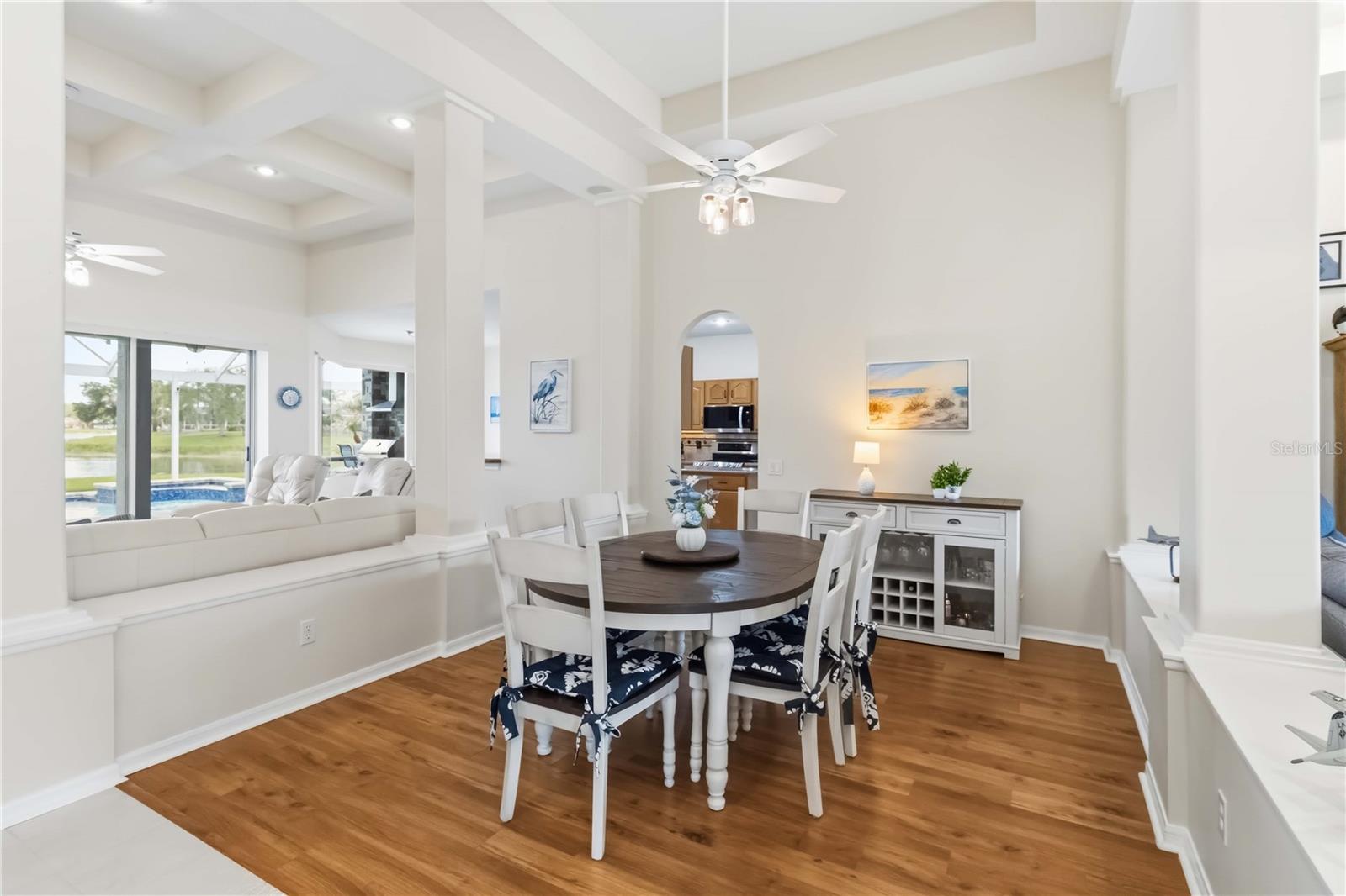 Listing photo id 8 for 19120 Mandarin Grove Place