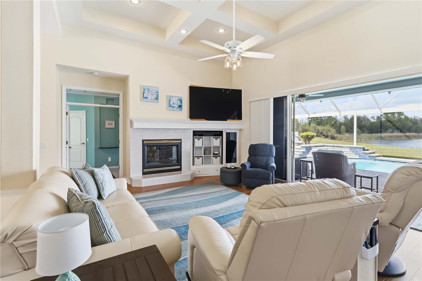 Listing photo id 9 for 19120 Mandarin Grove Place