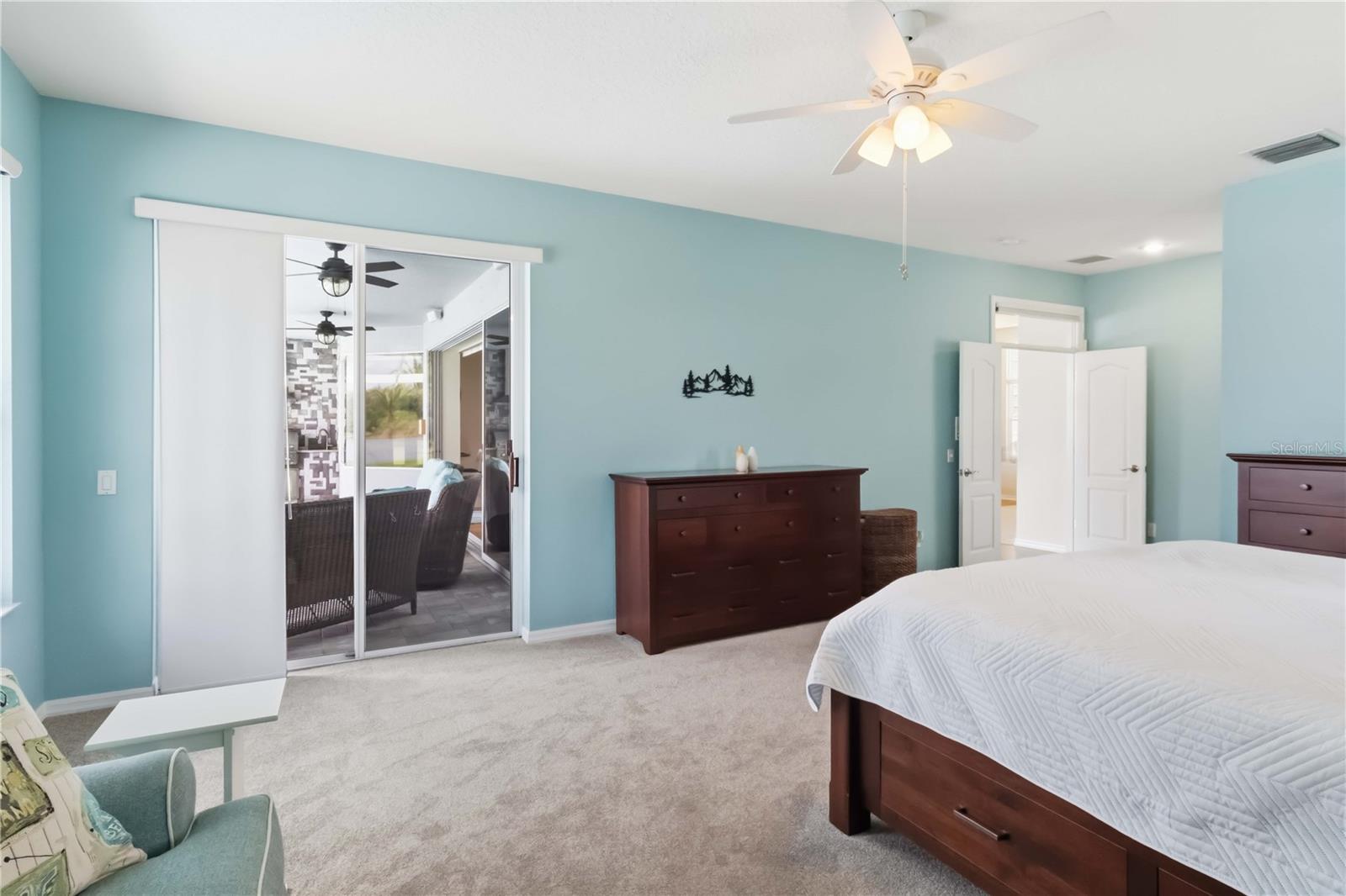 Listing photo id 17 for 19120 Mandarin Grove Place