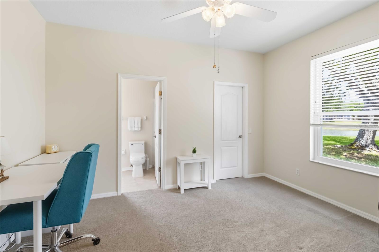 Listing photo id 20 for 19120 Mandarin Grove Place