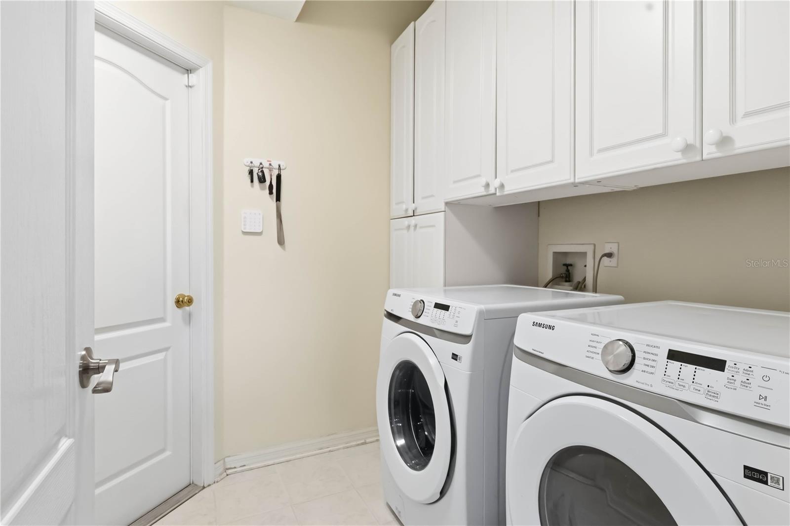 Listing photo id 26 for 19120 Mandarin Grove Place