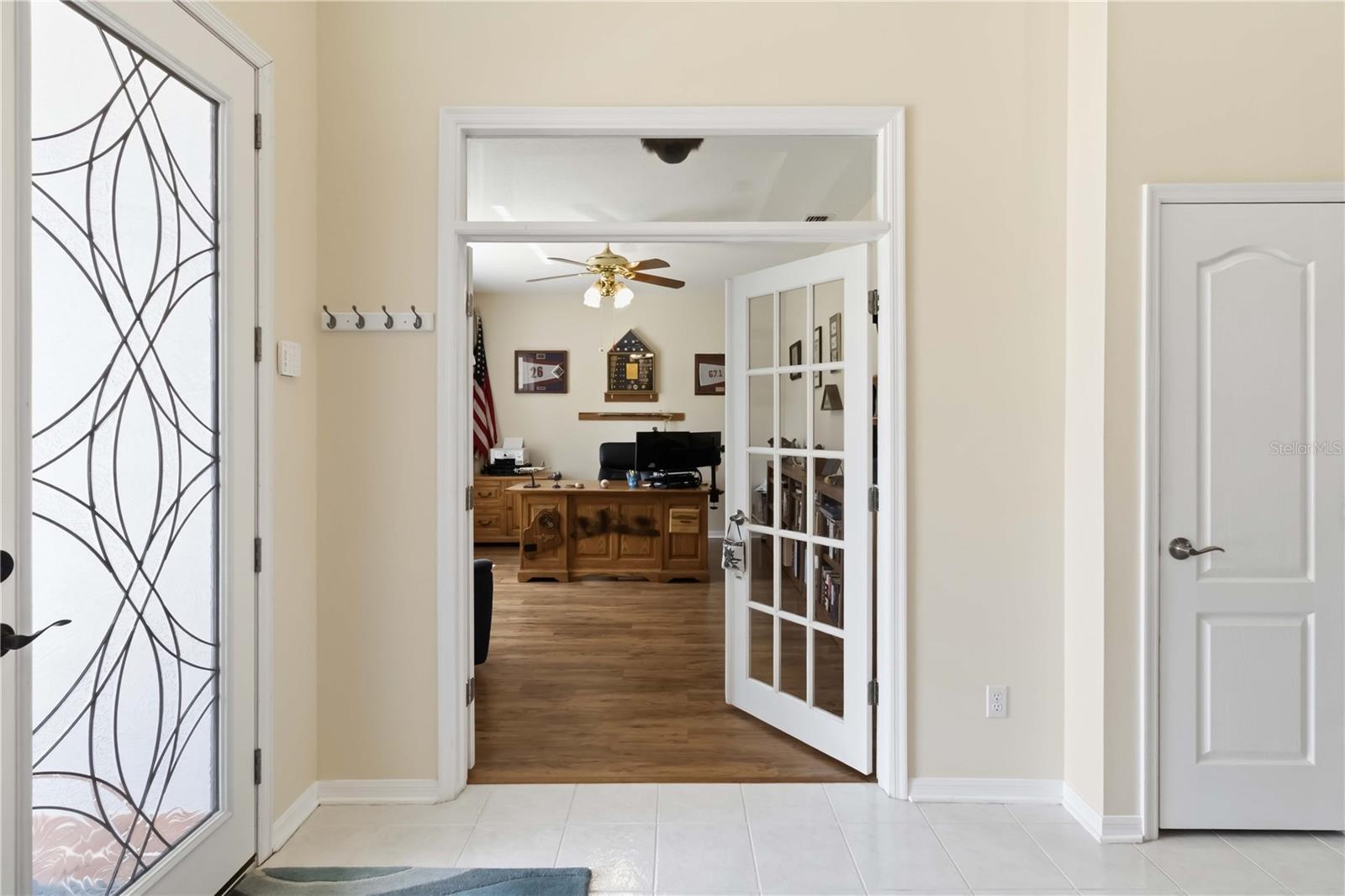 Listing photo id 3 for 19120 Mandarin Grove Place