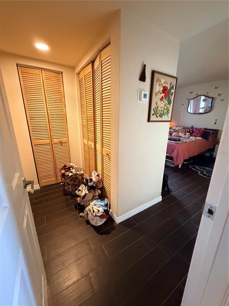 Image 19 of 27 For 720 Village Drive N 103